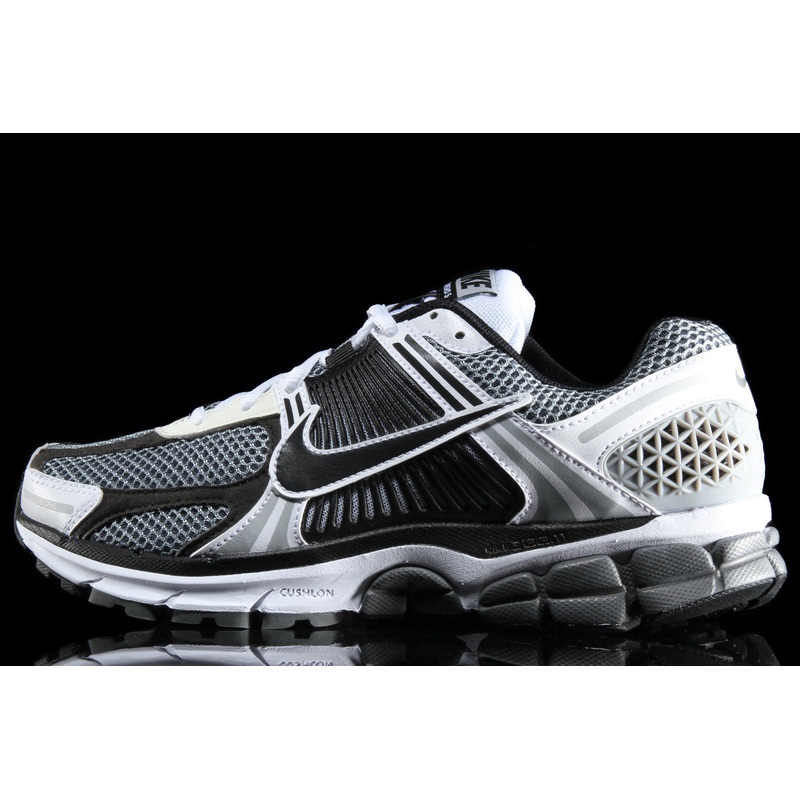 Zoom Vomero 5 SE