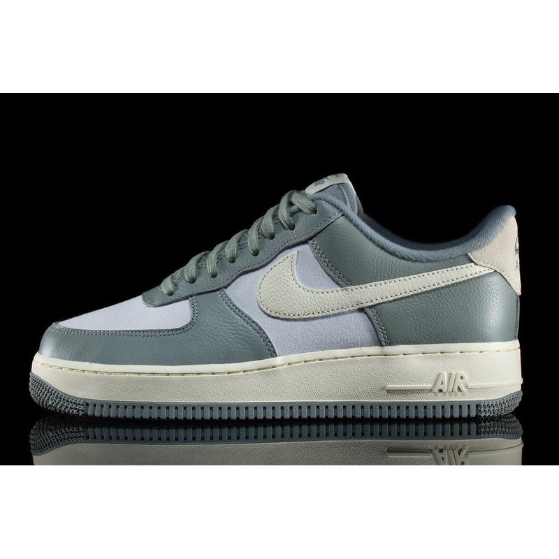 Air Force 1 ’07 LX “Mica Green”