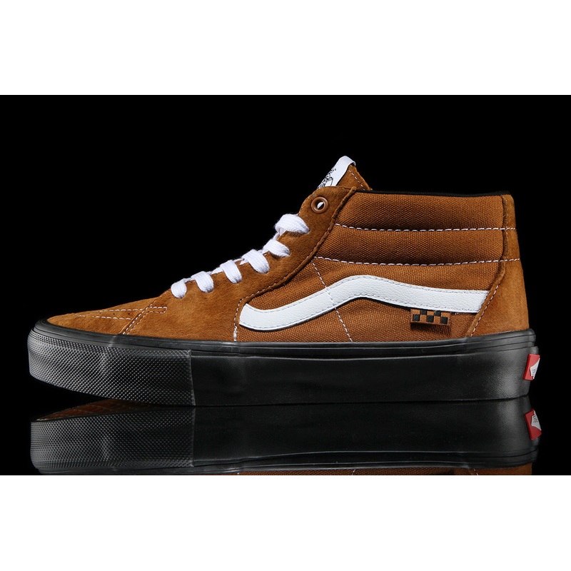 Skate Grosso Mid Pig Suede