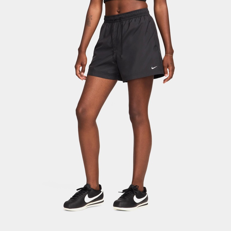 Classic Woven Mid Rise Woven Womens Shorts (Black/White)