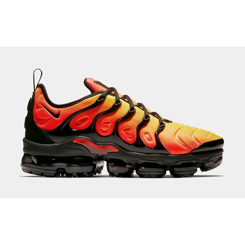 Air VaporMax Plus Mens Running Shoes (Black/Total Orange/Total Crimson)
