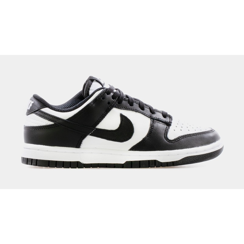 Dunk Low Retro Womens Lifestyle Shoes (Black/White)