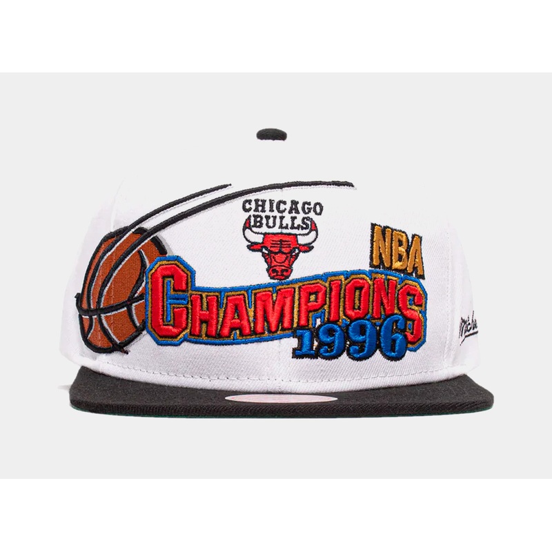 Chicago Bull 96 Champions Snapback Mens Hat (White/Black)
