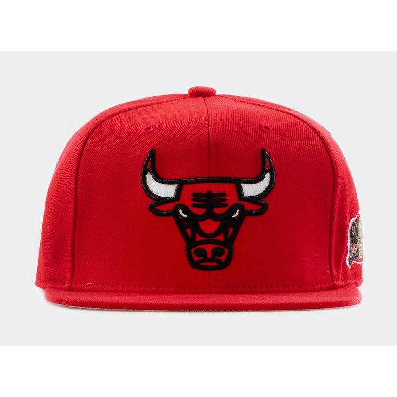 Chicago Bulls Fitted Hat Mens Hat (Red)
