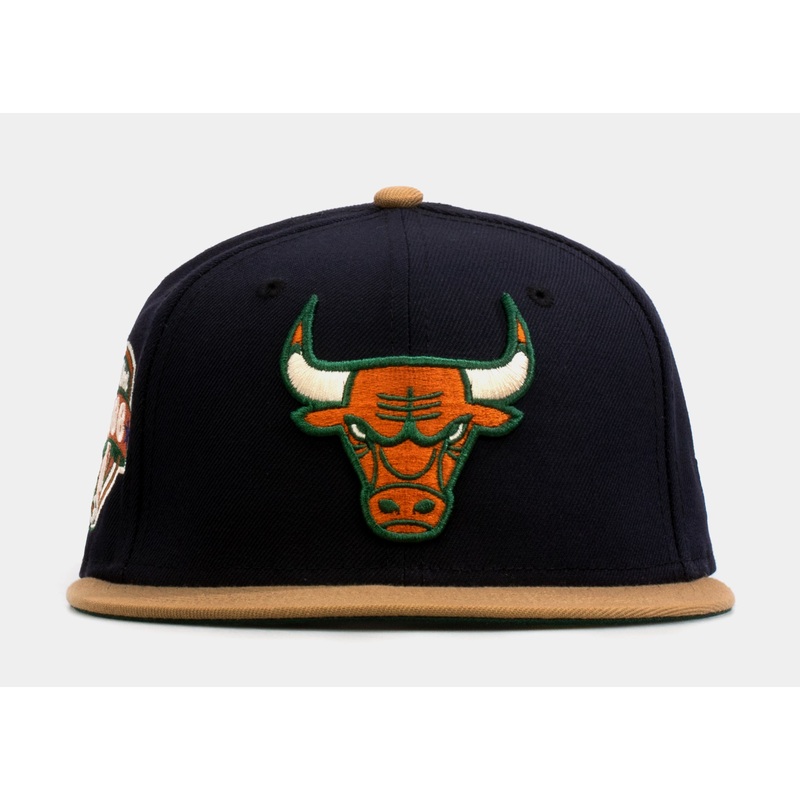 SP Exclusive Varsity Blues Chicago Bulls 59Fifty Mens Fitted Hat (Navy/Pine)