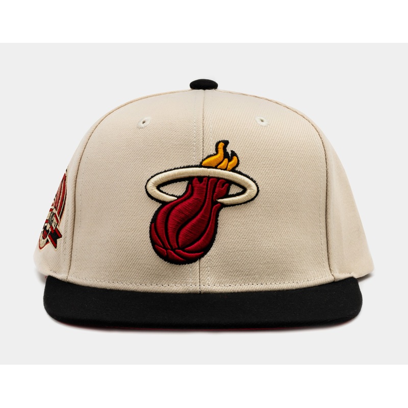 Exclusive 30th Anniversary Miami Heat Snapback Mens Hat (Black/Beige)