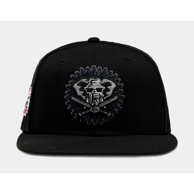 Exclusive Oakland A’s Blackout 59Fifty Mens Hat (Black)