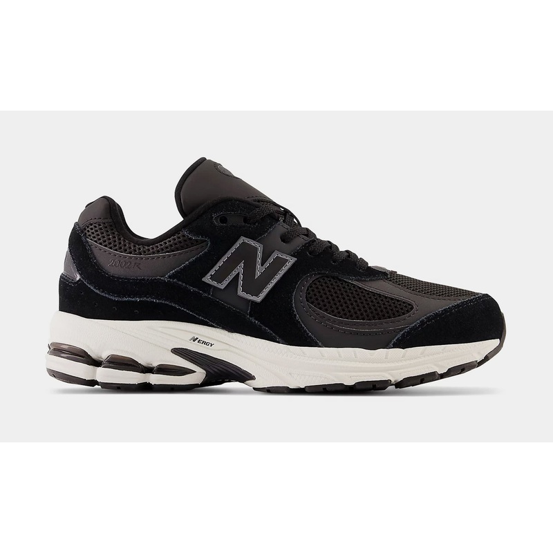 2002R Grade School Running Shoes (Black/White)
