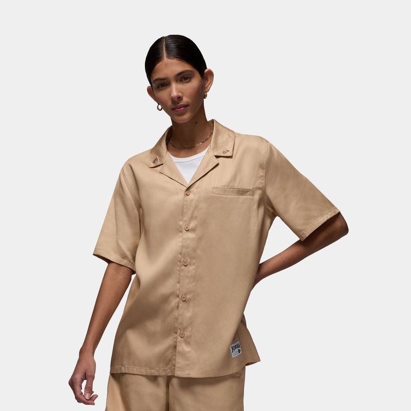Off Court Woven Womens Short Sleeve Shirt (Khaki)