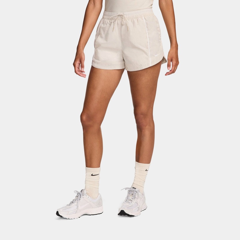Windrunner Mid-Rise 2″ Woven Womens Shorts (Beige/White)