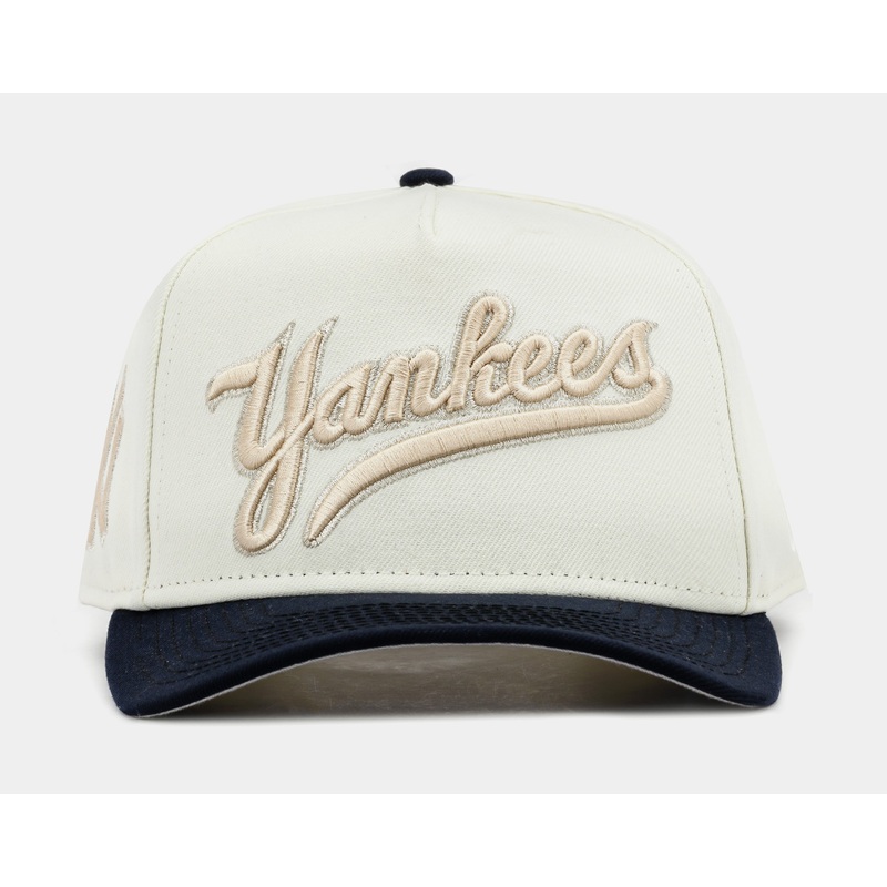 Exclusive New York Yankees Chrome 950AF Snapback Mens Hat (Beige/White)