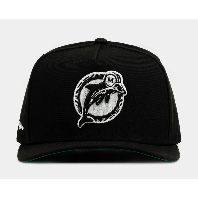 Exclusive Miami Dolphin Chrome 950AF Snapback Mens Hat (Black/White)